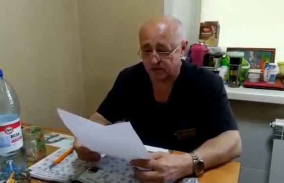 Заикается и путается в словах: врач Осипов записал новое видеообращение