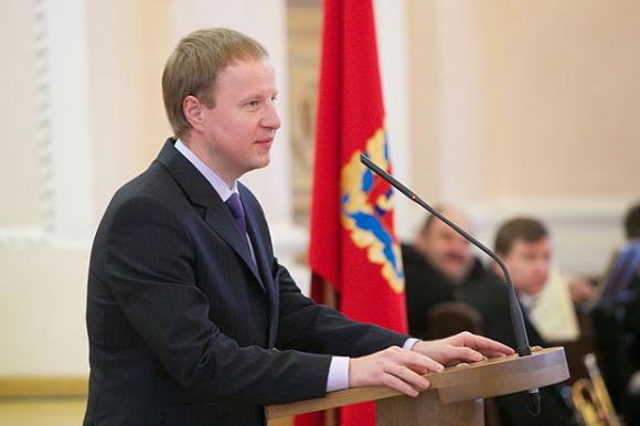 Губернатор Томенко перешел на дистанционный режим работы
