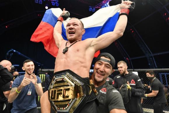 Петр Ян стал чемпионом UFC в легчайшем весе