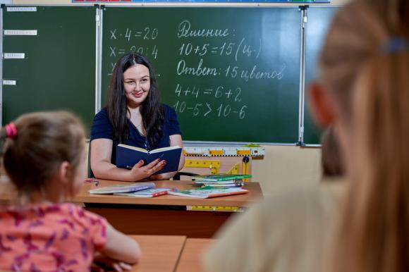 В Госдуме готовят законопроекты с рядом советских норм для педагогов