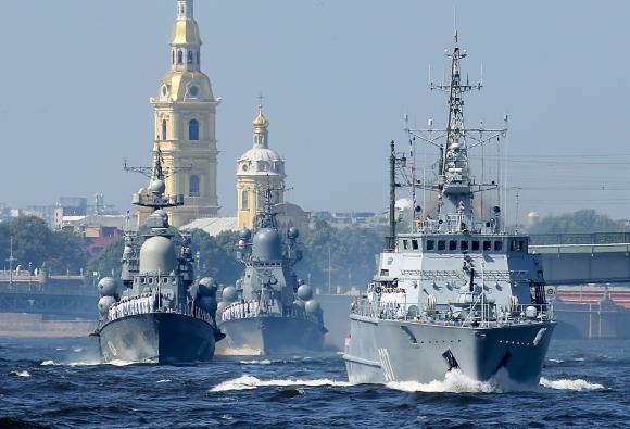 В Санкт-Петербурге прошел Парад ВМФ (видео)