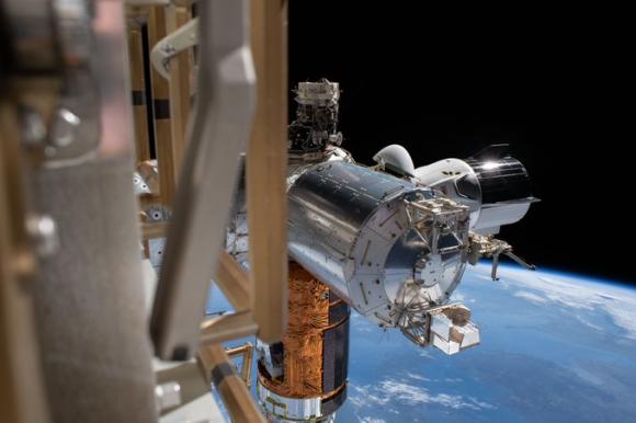 SpaceX Crew Dragon вернул на Землю астронавтов