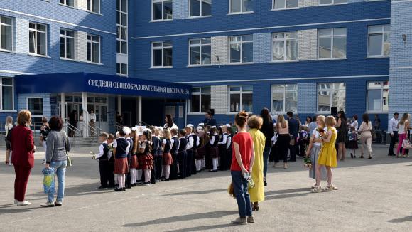Сегодня в Барнауле открылась новая школа (фото)
