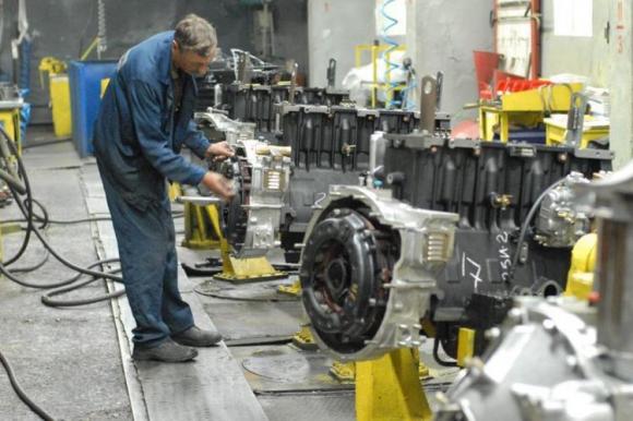 Треть работников моторного завода могут остаться без работы