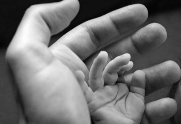 Барнаульская семья обвиняет врачей роддом №1 в смерти младенца