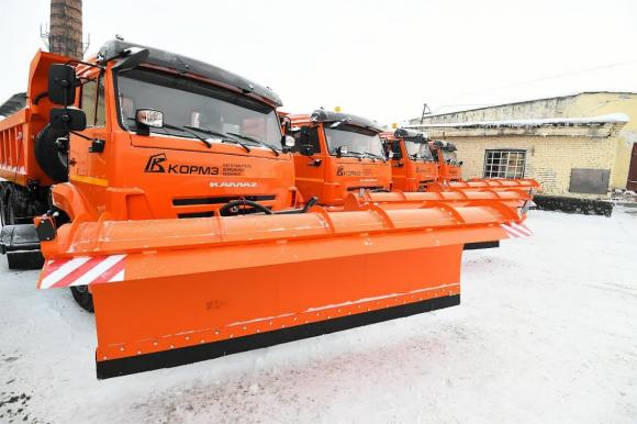 Парк дорожной службы Барнаула пополнился 21 единицей техники