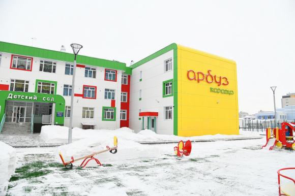 Школа и три детских сада начали работать в Барнауле в январе