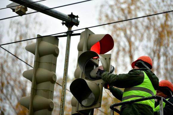 В Барнауле на нескольких перекрестках некорректно работают светофоры