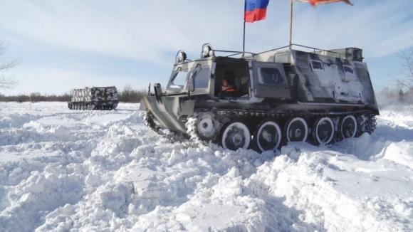 В Алтайском крае устроили заезды на снегоболотоходах