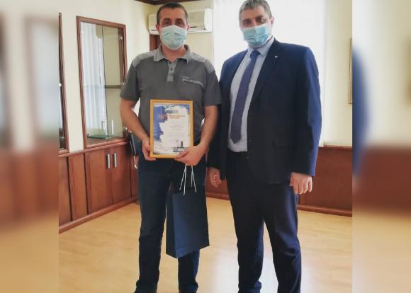 Водителя ПАЗа за спасение людей из ТЦ в Горном наградили