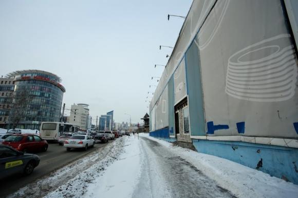 На Красноармейском снимут тряпку с здания на красной линии