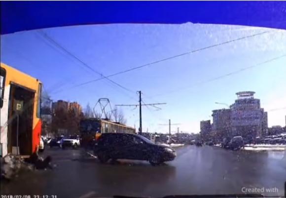 В Барнауле трамвай ехал без водителя