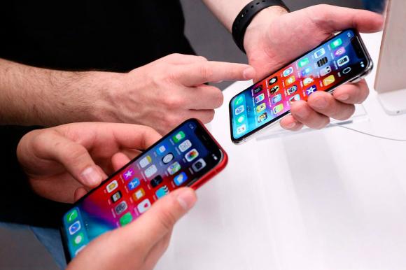 С 1 апреля смартфоны будут продавать только с российским ПО