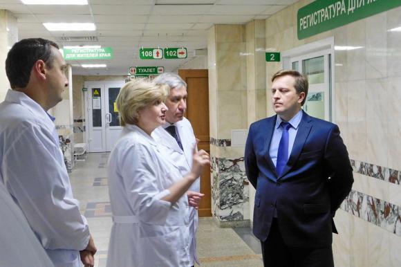 Министр здравоохранения Алтайского края отказался от памятной медали