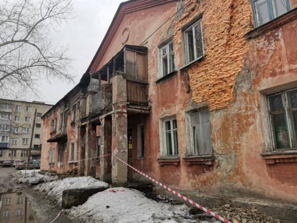 У дома на Советской Армии, 54 обрушилась кирпичная кладка внешней стены