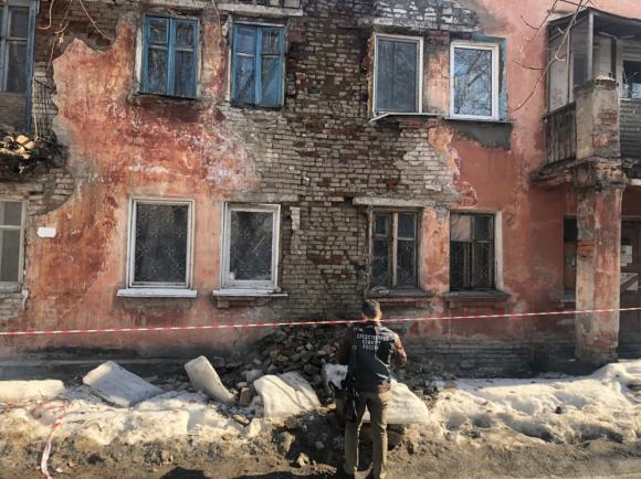 После обрушения стены дома на Советской Армии возбуждено уголовное дело