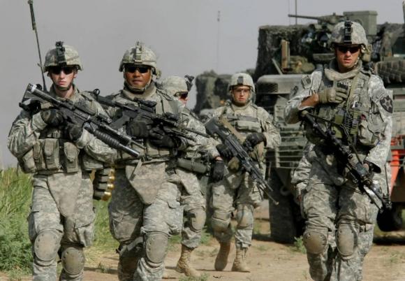 Шойгу: США и НАТО перебрасывают войска к границам России