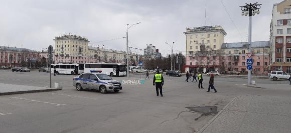 Ход событий в центре Барнаула 21 апреля