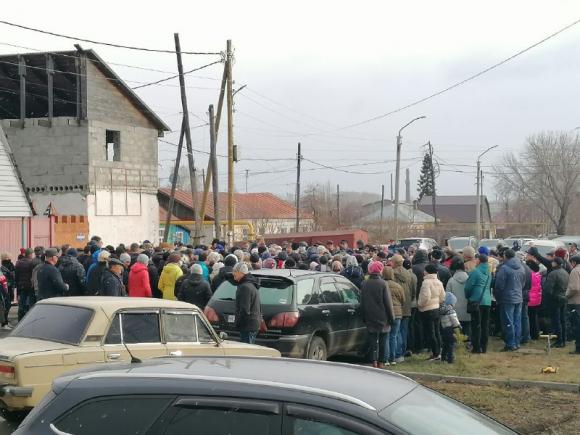 В частном секторе Барнаула прошел митинг против многоэтажной застройки
