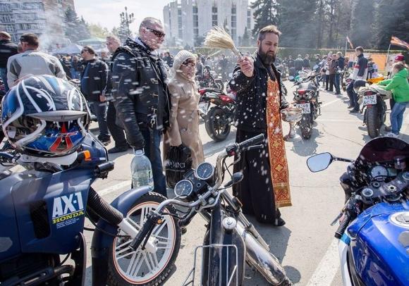 Барнаульские байкеры освятят мотоциклы