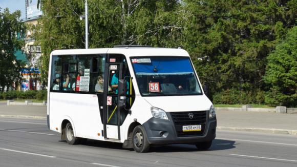 Барнаульский маршрутчик заставлял ребенка, которого вырвало, убраться в салоне