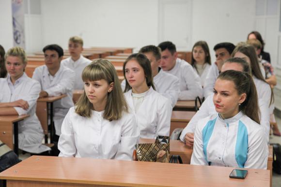 В Алтайском крае будущим терапевтам и педиатрам компенсируют стоимость обучения