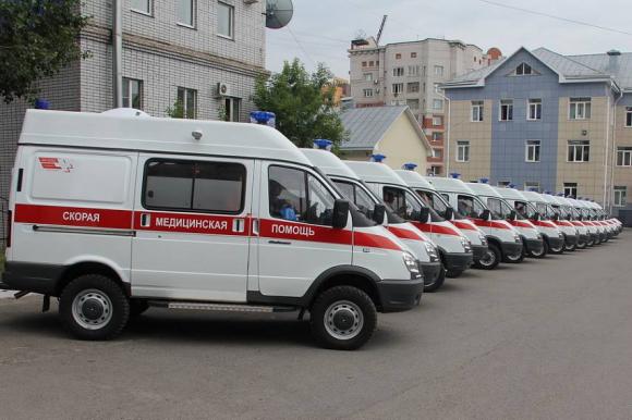 Районам Алтайского края подарили машины скорой помощи