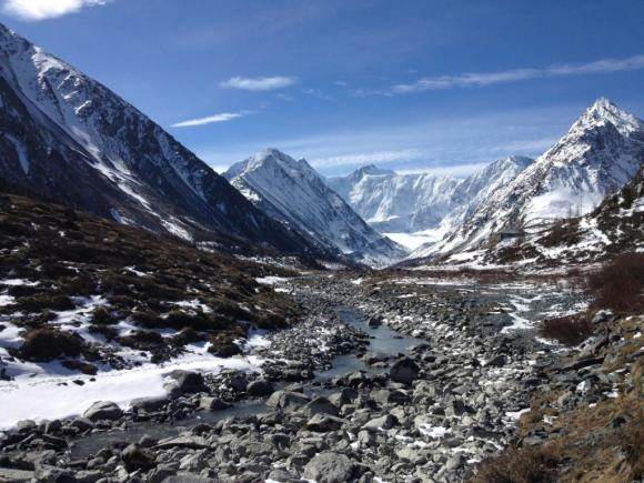 Спасатели обнаружили туриста, пропавшего в горах Алтая - он погиб