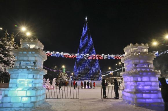 Барнаульцы предлагают перенести ёлку на Нулевой километр