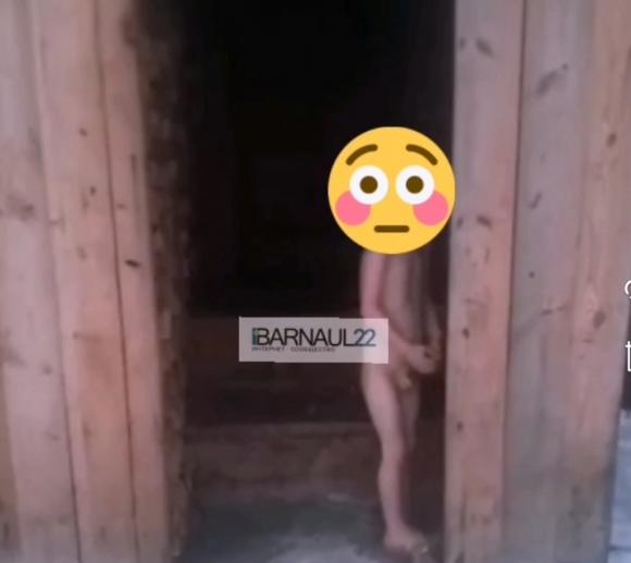 В Алтайском крае родители выгнали мальчика голым на мороз