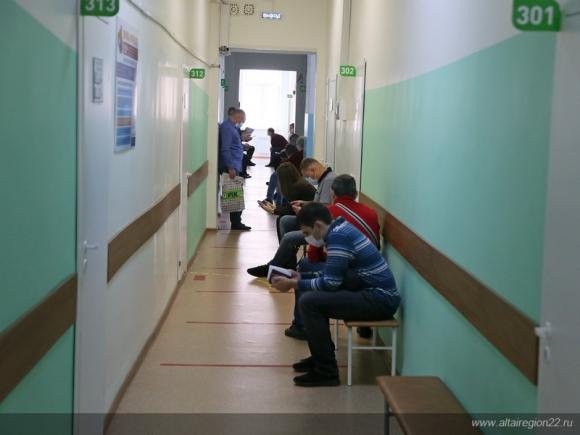 В Алтайском крае могут приостановить плановую медпомощь