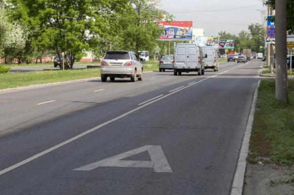 280 водителей наказали за езду по выделенке в Барнауле