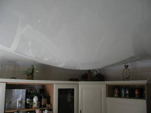 В Барнауле у жителей дома с потолка закапала трупная жидкость