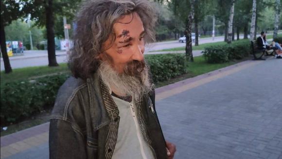 Барнаулец проведёт концерт в помощь бездомному мужчине