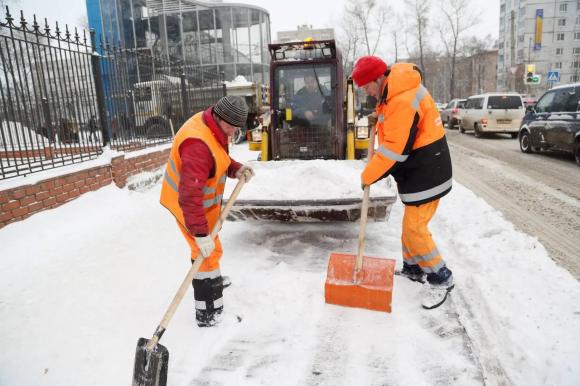 Ночную стоянку транспорта ограничат для уборки снега в Барнауле