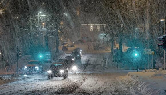 Жителей Алтайского края предупреждают о снеге и гололедице