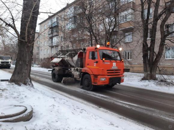 На тротуарах в центре Барнаула будут применять реагент 