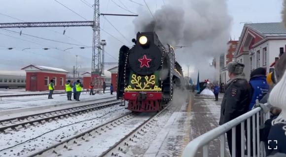 На вокзал Барнаула прибыл поезд Деда Мороза!