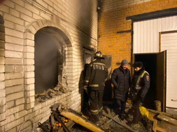 В Барнауле разбираются в гибели семьи на пожаре