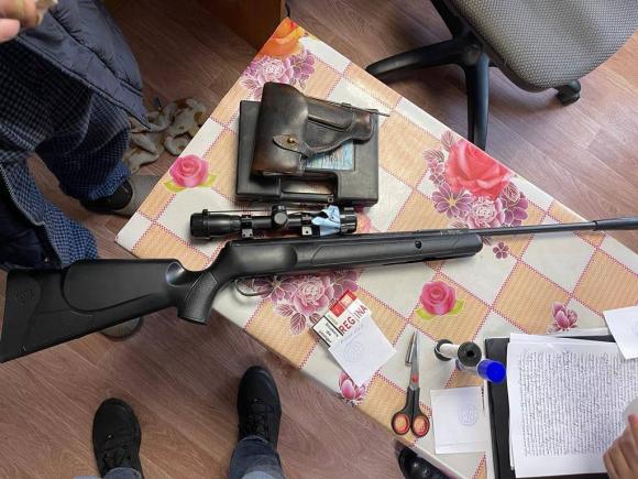 ФСБ задержала жителя Барнаула, который сделал оружейную мастерскую у себя дома
