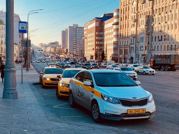 В России вводятся новые правила работы такси