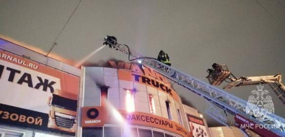 Пожарный, который пострадал при тушении огня в ТЦ «Успех», находится в коме