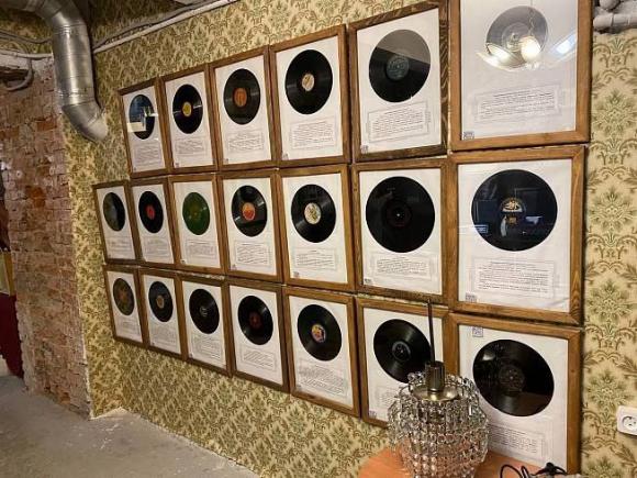 В барнаульском музее «Говорит и показывает» идёт работа по оцифровке пластинок для граммофонов