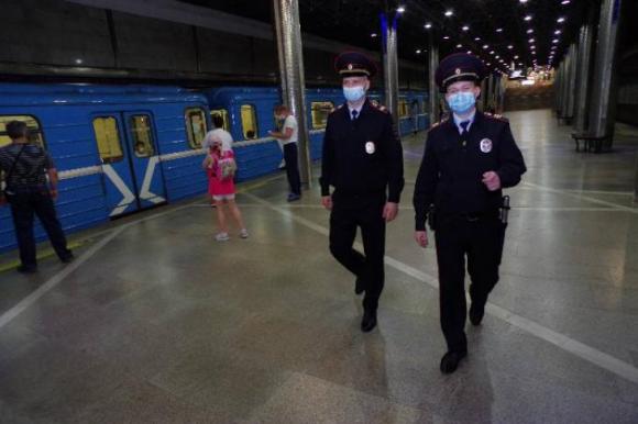 В новосибирском метро задержали разбойника из Барнаула