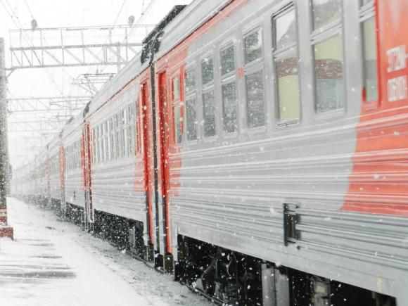 В Алтайском крае женщина поскользнулась и упала под поезд