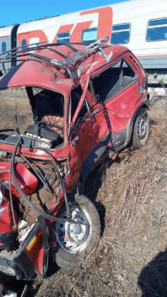 В Алтайском крае легковушка попала под поезд - водитель погиб