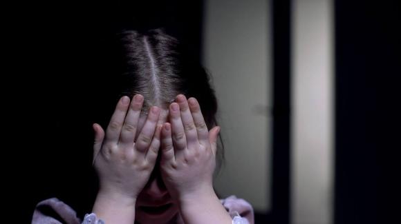 Избитая отчимом алтайская школьница может лишиться зрения