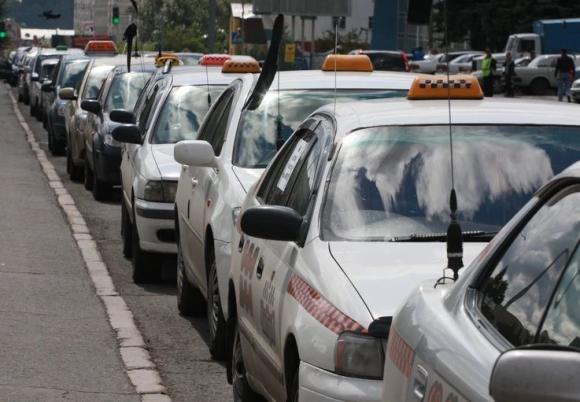 Барнаульскому таксисту, который снял на видео нерасплатившуюся пассажирку, может грозить срок