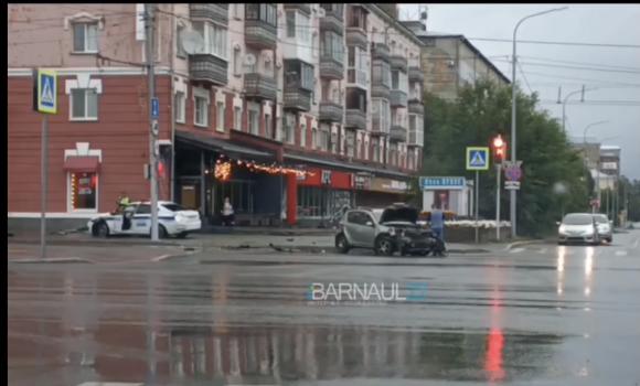 В Барнауле произошло ДТП с участием ДПС