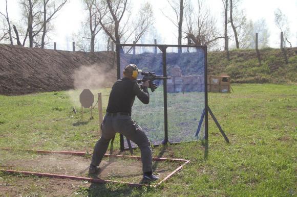 В Калманском районе проходят соревнования по практической стрельбе